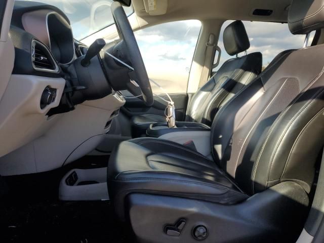 2020 Chrysler Voyager lxi