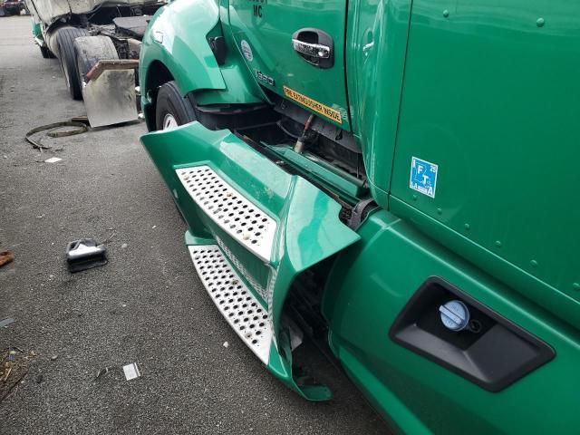 2020 Kenworth Construction T680
