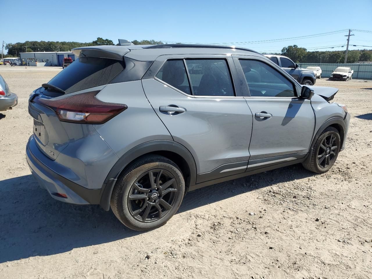 2022 Nissan Kicks sr