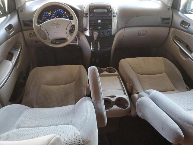 2009 Toyota Sienna CE