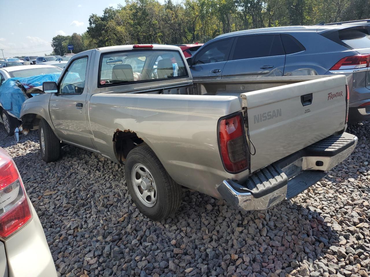 2000 Nissan Frontier xe