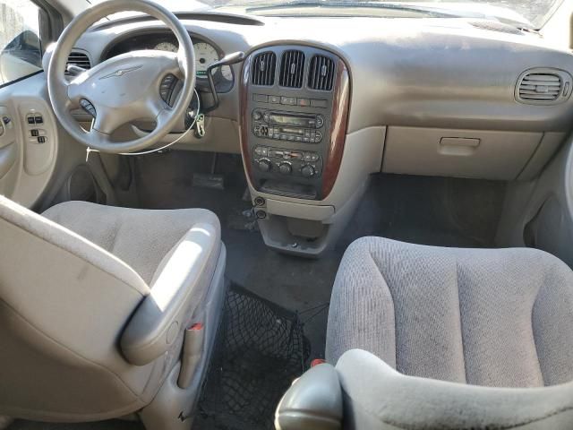 2003 Chrysler Town & Country LX
