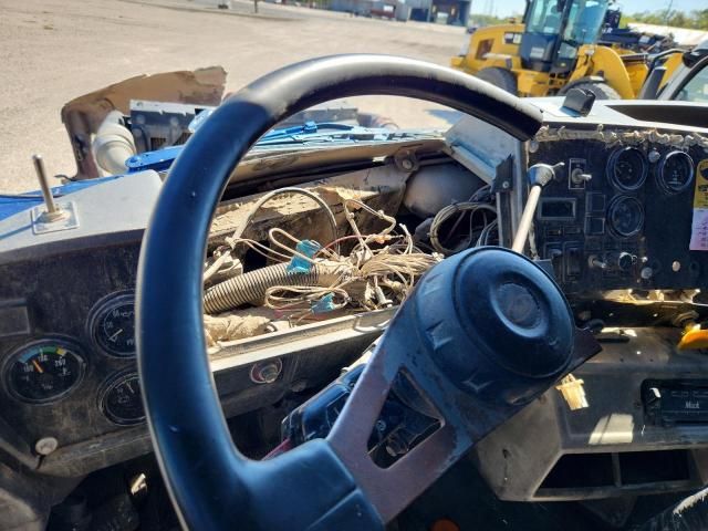 1995 Mack 600 RD600