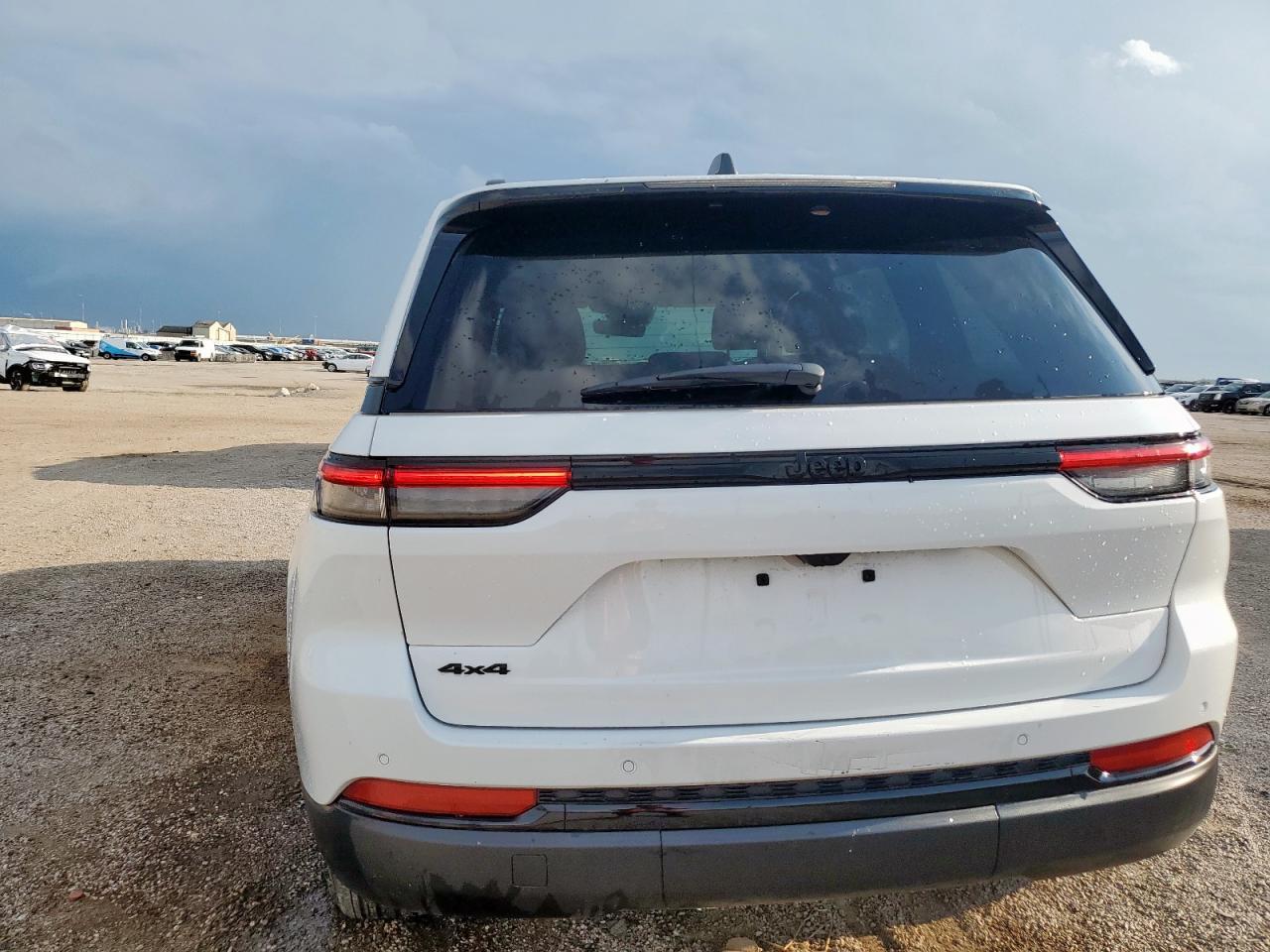 2025 Jeep Grand Cherokee Laredo