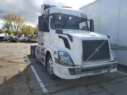 Volvo vnl Semi Truck salvage cars for sale: 2005 Volvo VNL Semi Truck