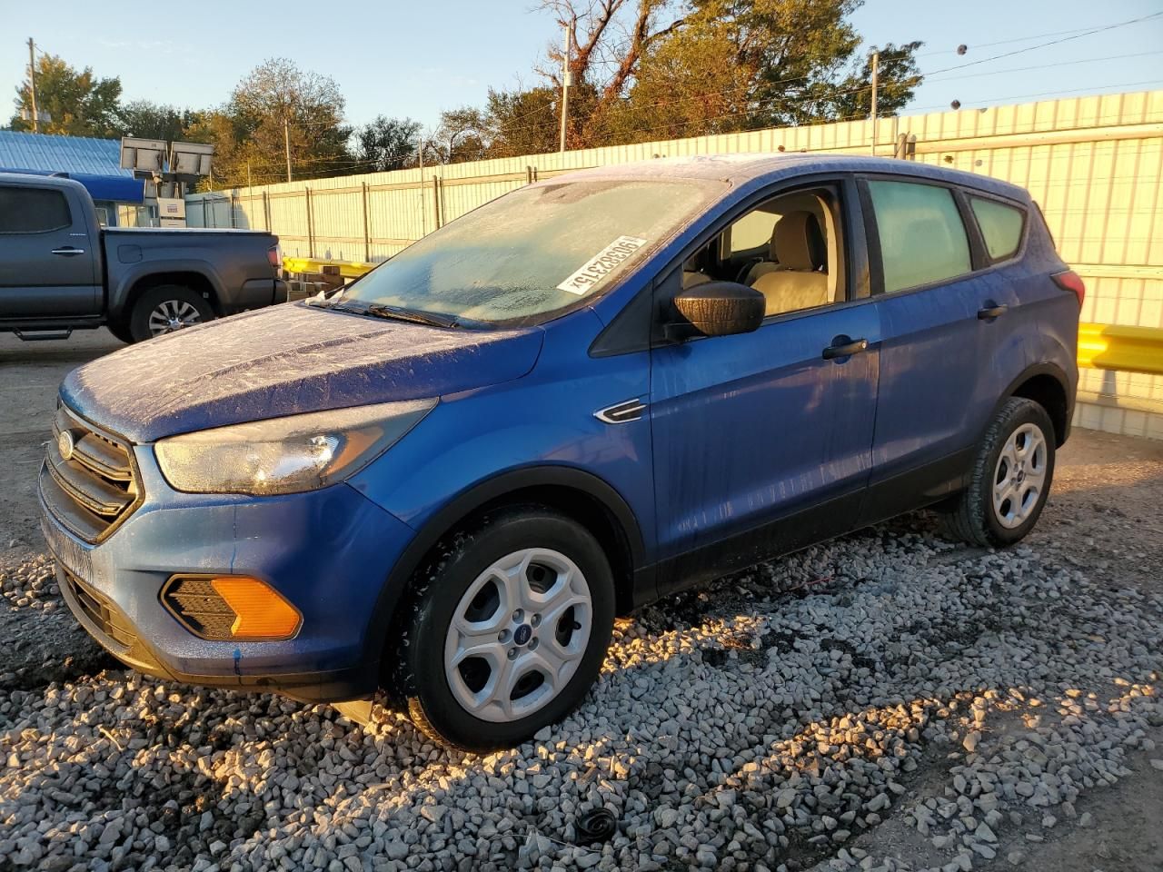 2019 Ford Escape s