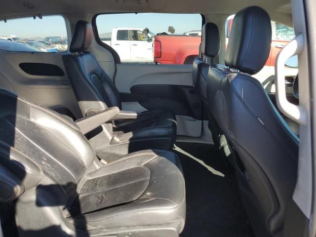 2018 Chrysler Pacifica Hybrid Touring l