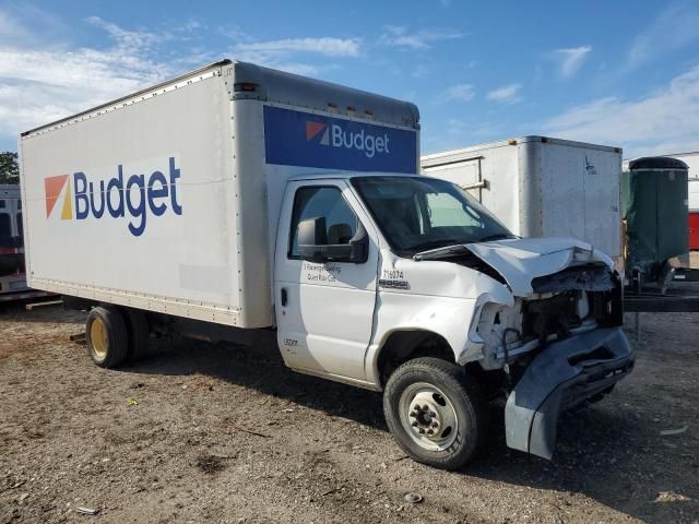 2017 Ford Econoline E350 Super Duty Cutaway Van