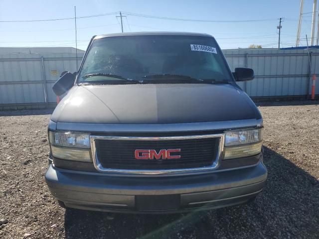 2003 GMC Safari XT