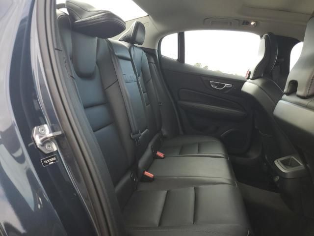 2022 Volvo S60 B5 Momentum