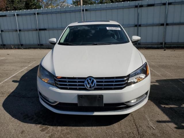 2012 Volkswagen Passat SEL