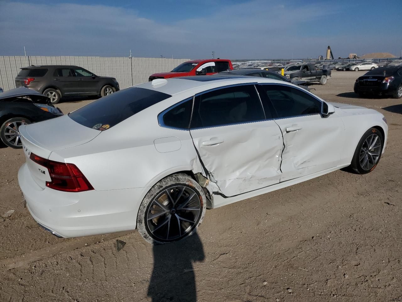 2020 Volvo S90 T6 Momentum