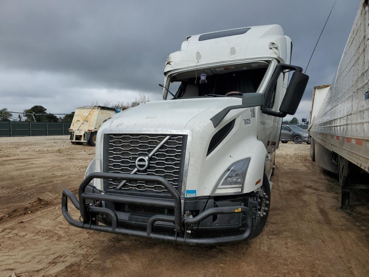 2022 Volvo VNL Semi Truck