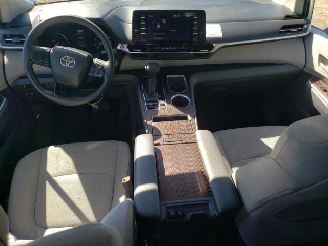 2023 Toyota Sienna LE