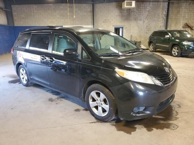 2013 Toyota Sienna LE