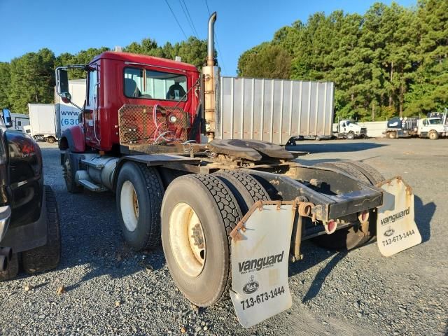 2009 Mack GU700 Semi Truck