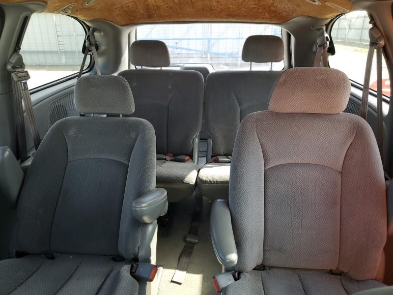 2004 Dodge Grand Caravan se