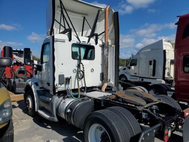 2015 Peterbilt Tractor 2015 Peterbilt 579 Semi Truck