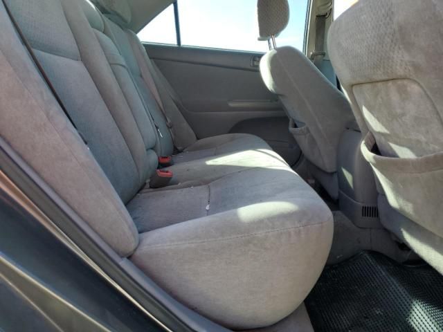 2004 Toyota Camry le