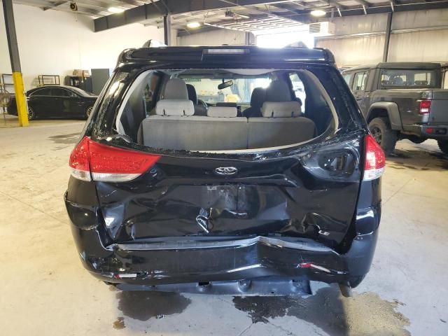 2013 Toyota Sienna LE