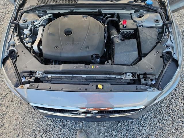 2020 Volvo S60 T5 Momentum