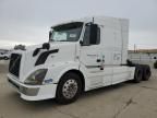 2010 Volvo VNL Semi Truck
