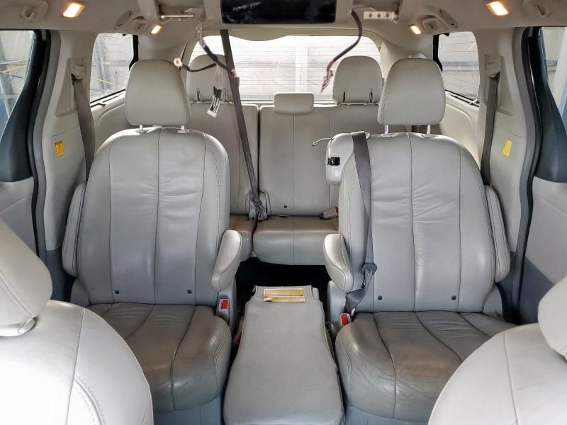 2011 Toyota Sienna XLE