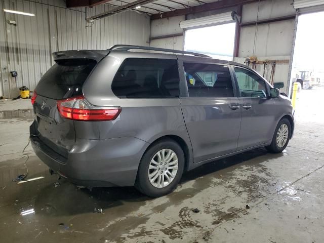 2017 Toyota Sienna XLE