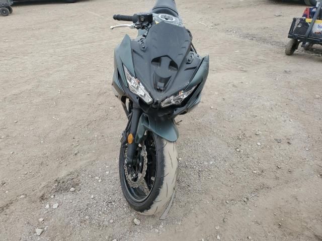 2025 Kawasaki EX650 P