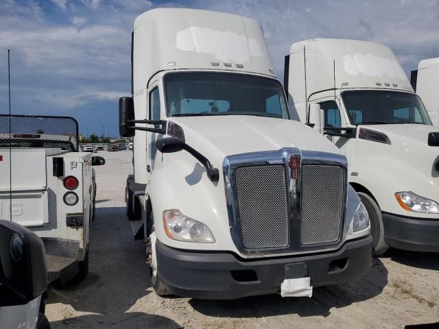 2017 Kenworth T680 Semi Truck