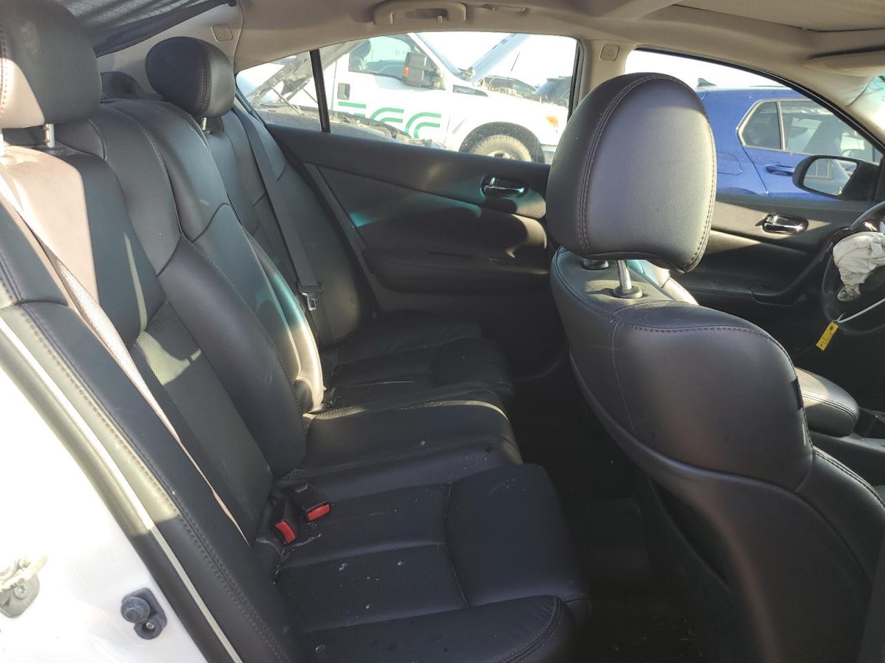 2011 Nissan Maxima s