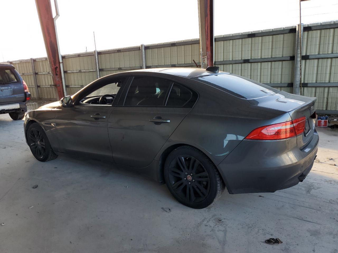 2017 Jaguar Xe Prestige
