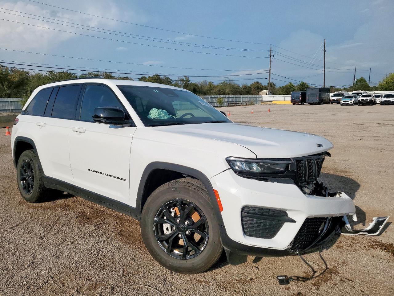 2025 Jeep Grand Cherokee Laredo