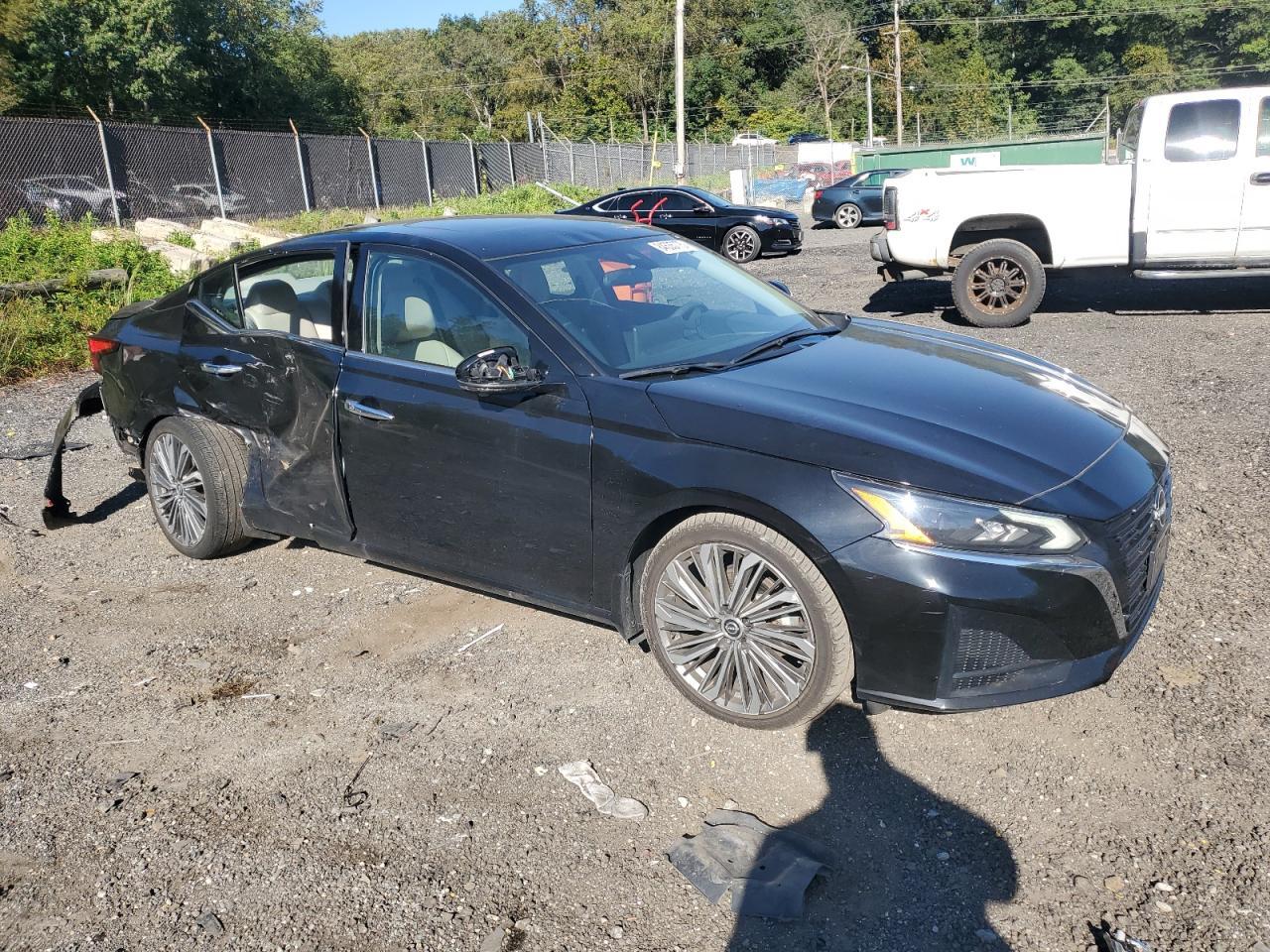 2023 Nissan Altima sl