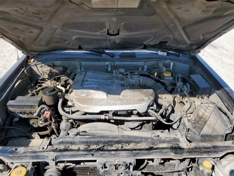 2004 Nissan Pathfinder LE