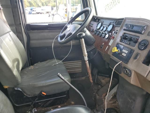 2003 Peterbilt Tractor 2003 Peterbilt 330 Tank Truck