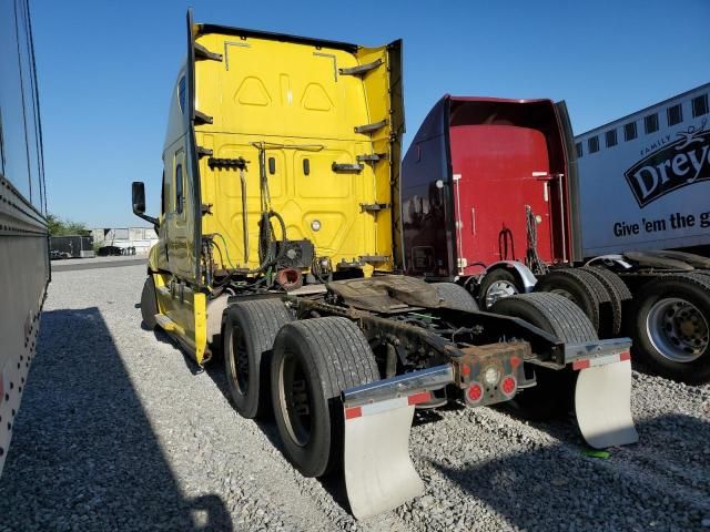 2018 Freightliner Cascadia 126