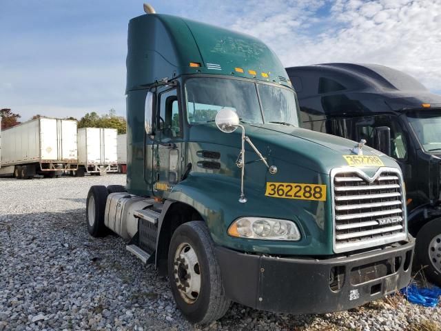 2017 Mack 600 CXU600-Semi Truck