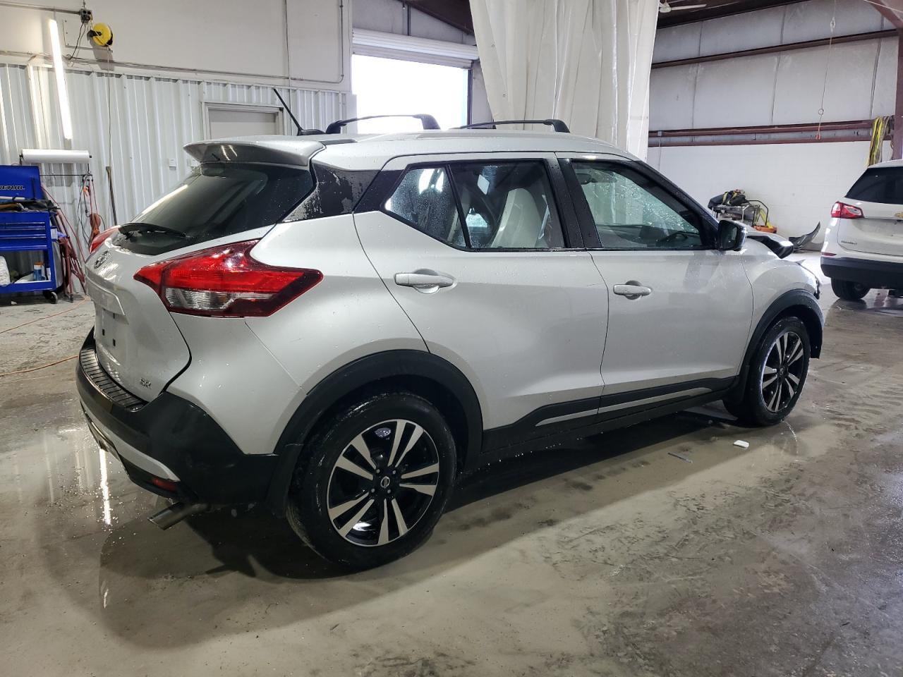 2019 Nissan Kicks s