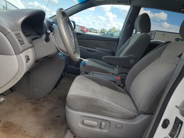 2009 Toyota Sienna CE