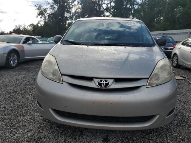 2009 Toyota Sienna CE