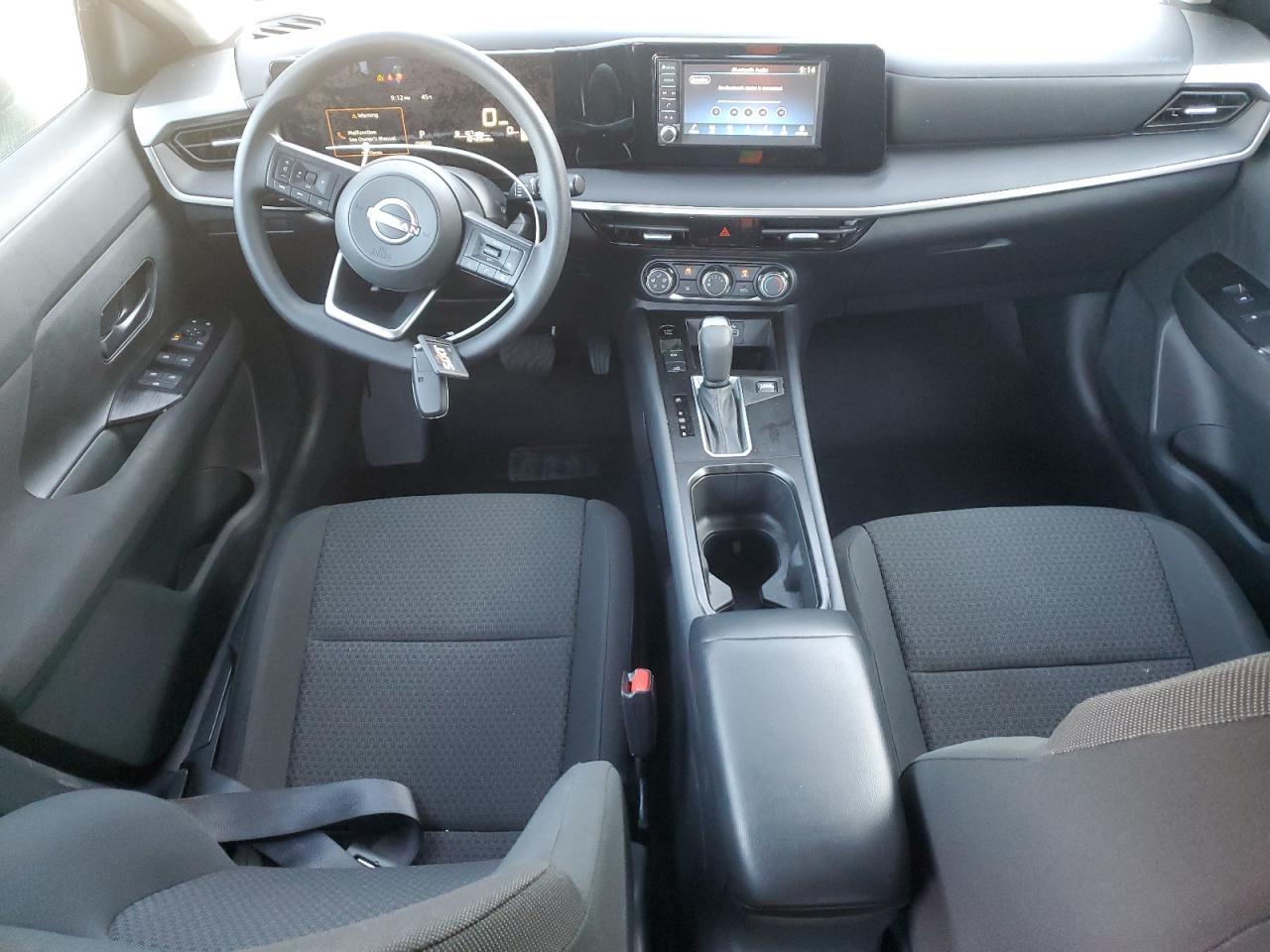 2025 Nissan Kicks s