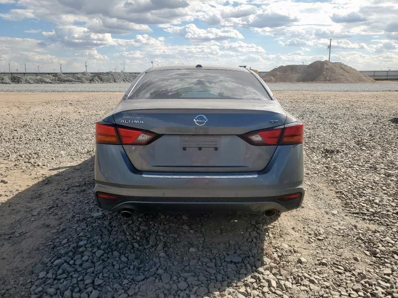 2021 Nissan Altima SR