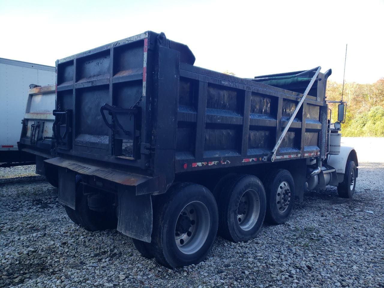 2005 Peterbilt 379 Dump Truck