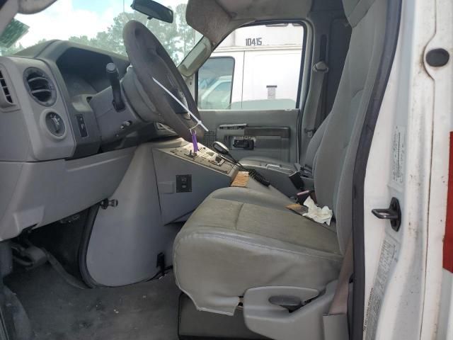 2013 Ford Econoline E350 Super Duty Van