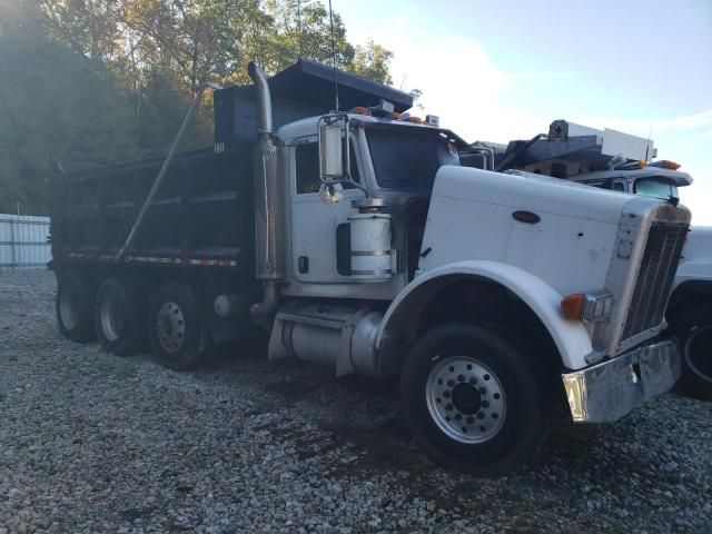 2005 Peterbilt 379 Dump Truck