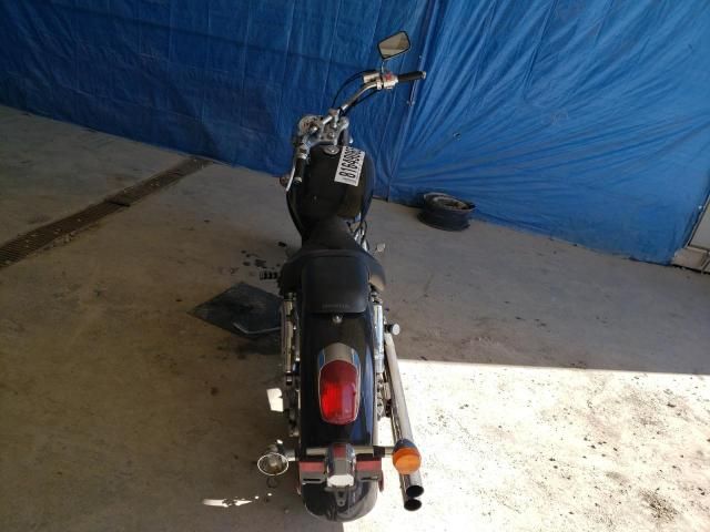 2000 Honda VT1100 C2