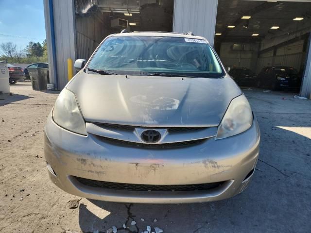 2009 Toyota Sienna LE
