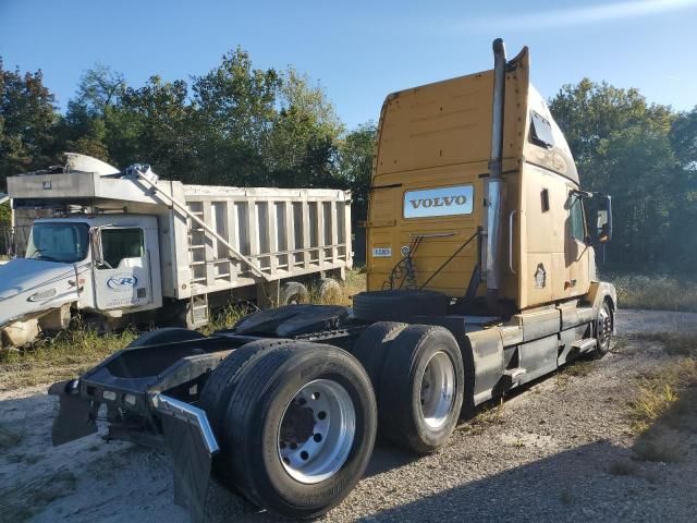 2007 Volvo VNL Semi Truck