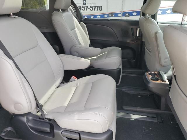 2017 Toyota Sienna XLE